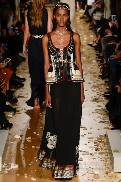 Look 49